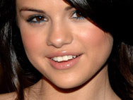 Selena Gomez’s Makeup Step-by-Step