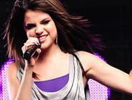 Selena Gomez: Behind The Scenes of Falling Down