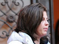 Selena Gomez Dons Blonde Wig!!!!!!!