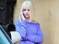 Selena Gomez Dons Blonde Wig!
