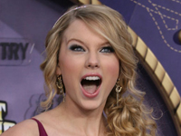 Queens War: Miley Cyrus & Taylor Swift