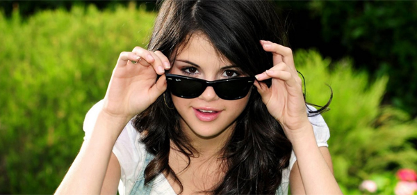 selena gomez eye makeup up close. Selena Gomez Photos
